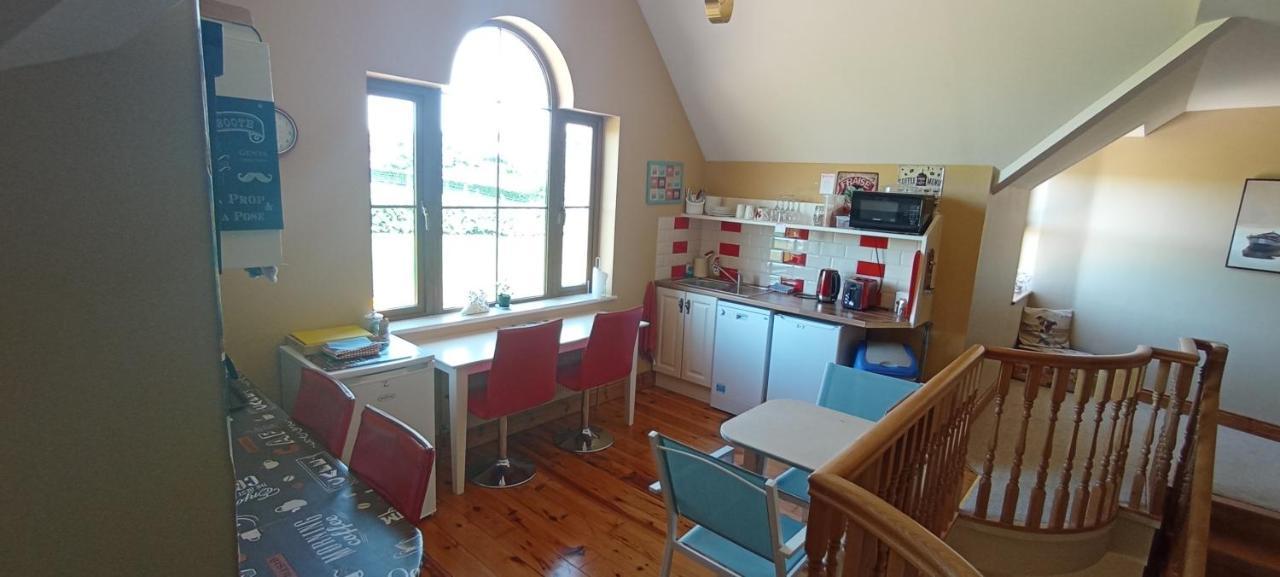 Ocean View Hotel Касълмартир Екстериор снимка
