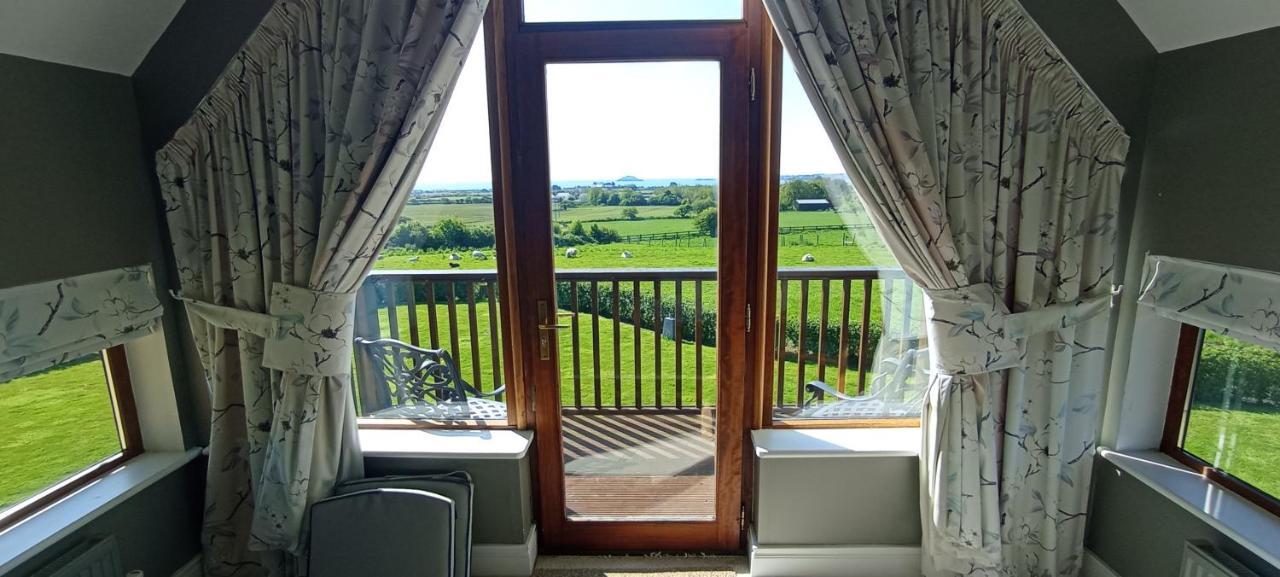 Ocean View Hotel Касълмартир Екстериор снимка