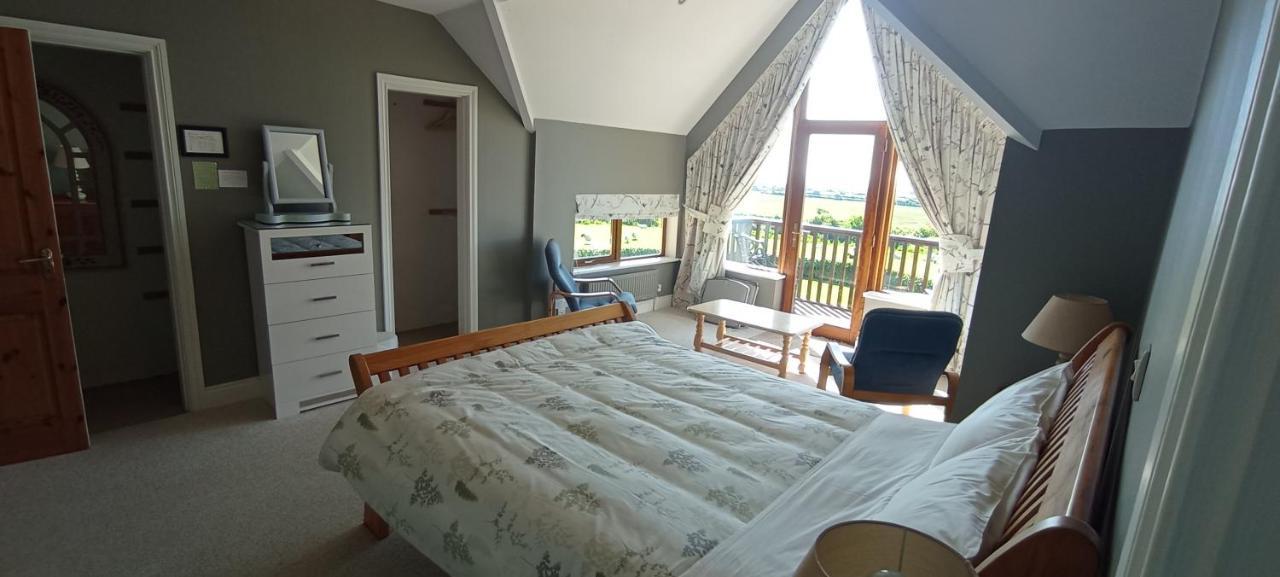 Ocean View Hotel Касълмартир Екстериор снимка
